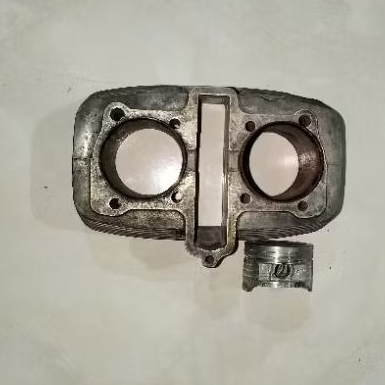 Cylinder cilinder head motor honda CB 200 twin second original