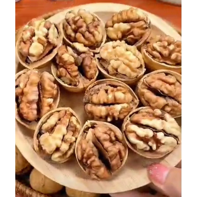 

Kacang Walnut Cangkang Butter Panggang 500gr/Roasted Walnut