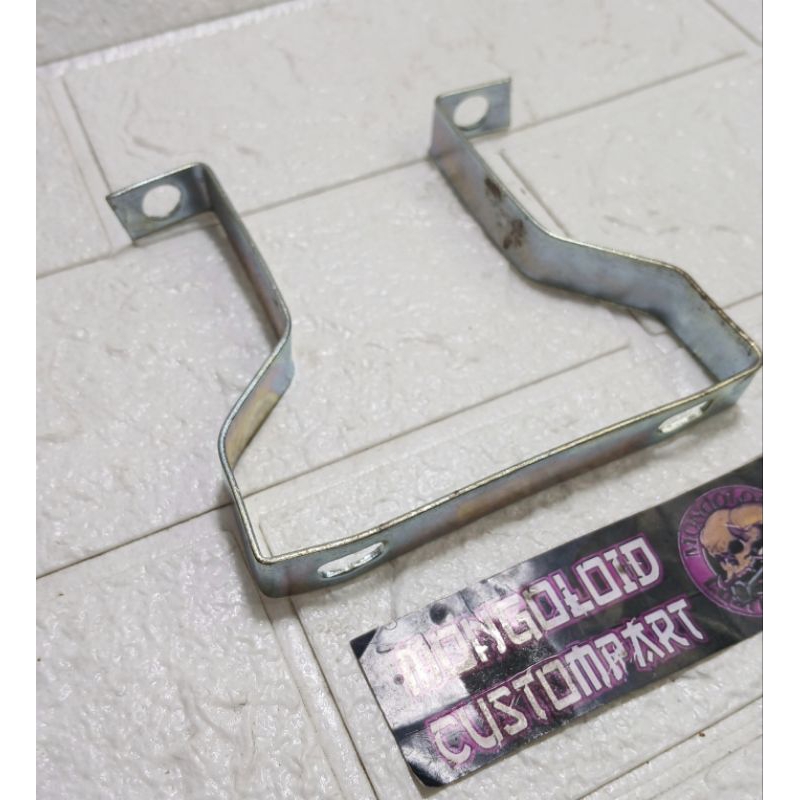 bahan tebal breket braket dudukan pelat plat nomer nomor depan yamaha L2S L2G L2super L2SN YB100 CB1