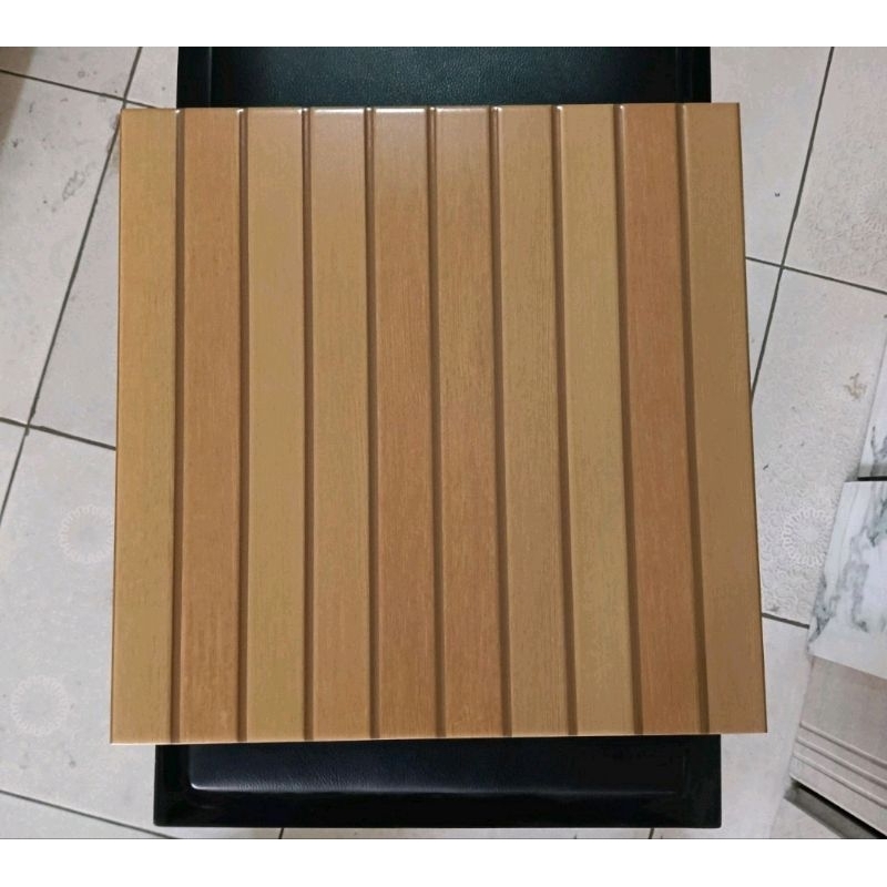 KERAMIK ATENA  TILE SPAINWOOD 40X40 GRADE A