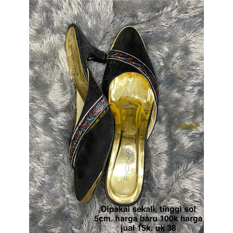 preloved heels sneaker branded