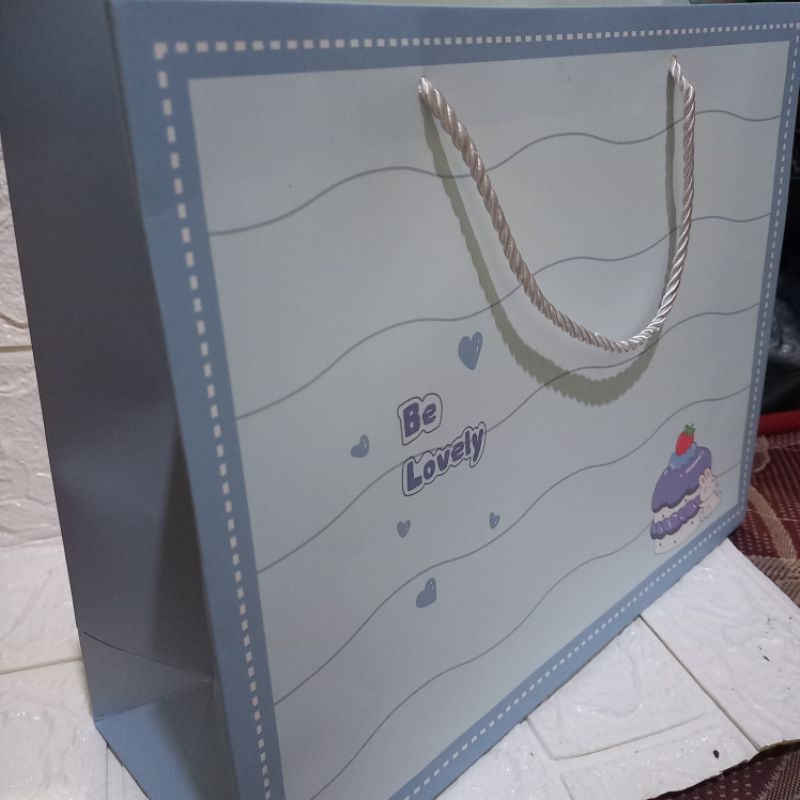 

PAPER BAG TALI [ LEBAR] UK.32x11x25cm