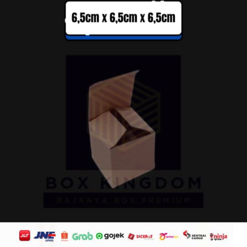 

Kardus diecut ukuran (PxLxT) 6,5x6,5x6,5 cm...Cocok untuk packing Snack - souvenir -dll