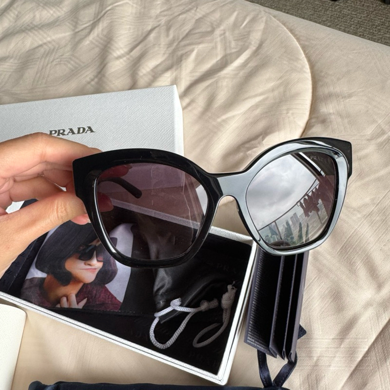 PRELOVED PRADA