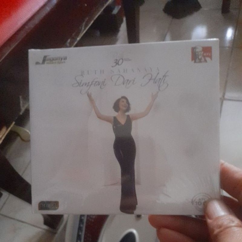 cd musik keluarqn.kfc ruth sahanaya simfoni dari hati segelan (CD716)