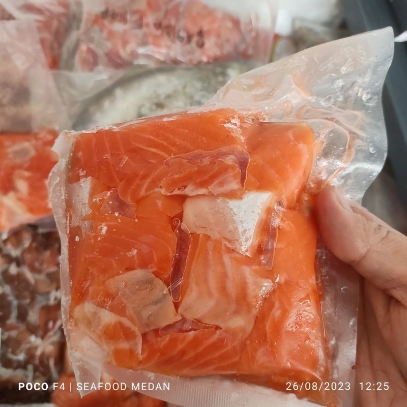 

salmon cube (salmon potongan dadu) kemasan 240-260gr/pack