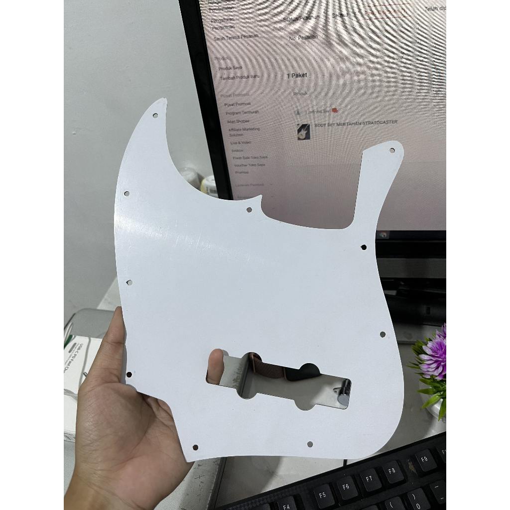 JASS BASS PICKGUARD//PICKGUARD FOR FENDER JASS BASS