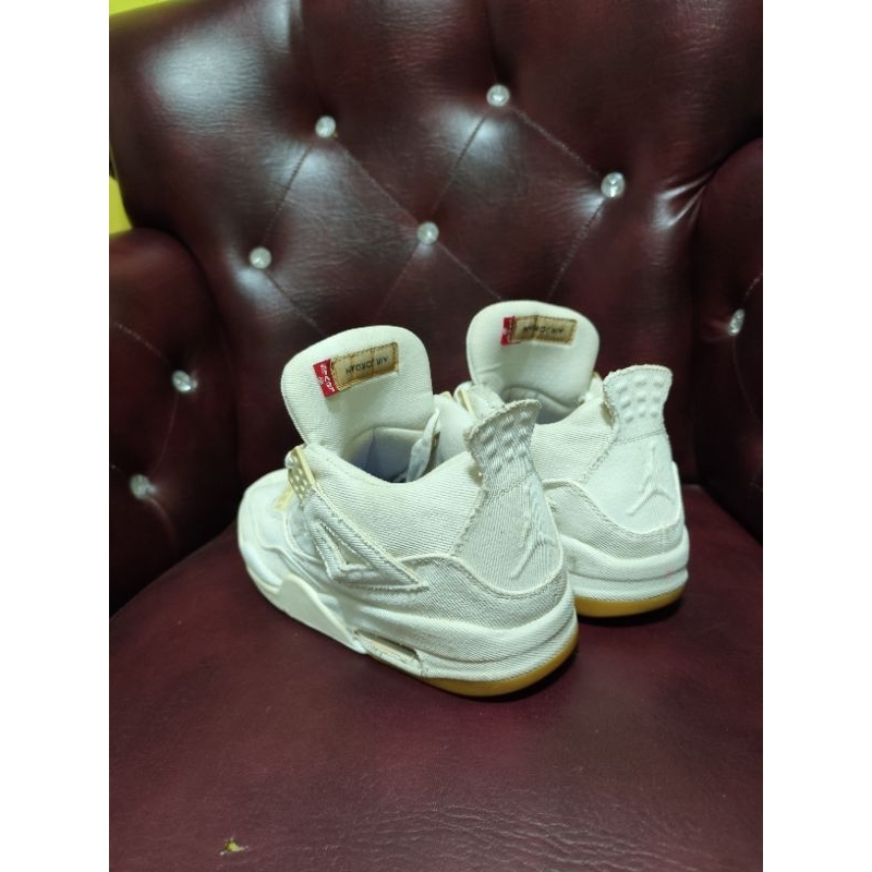jordan retro 4 levis