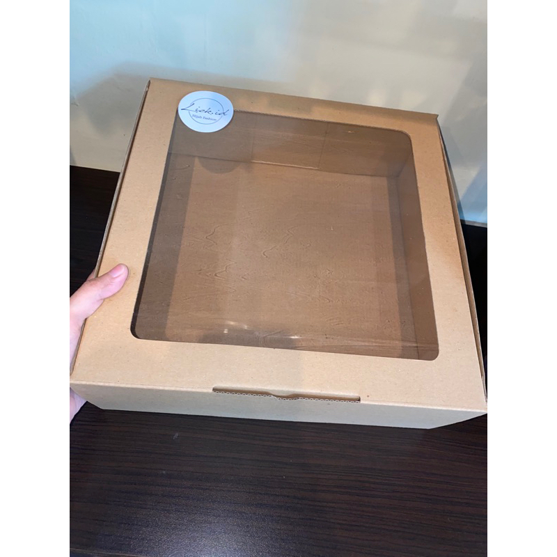 

Box gift kado 28x28x5 cm (mika) (tambah buble wrap untuk pengiriman reguler)