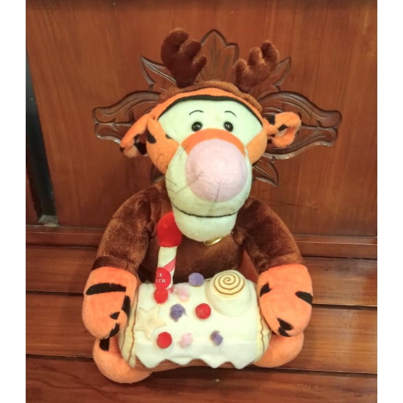 Boneka Tiger lilin ulang tahun nyala