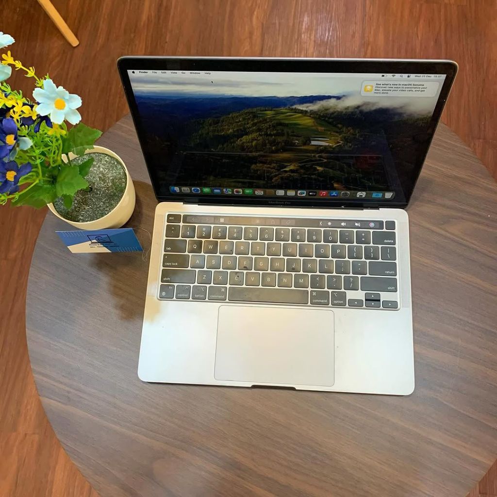 MACBOOK PRO M2 APPLE M2 RAM 8GB SSD 256GB SECOND/BEKAS