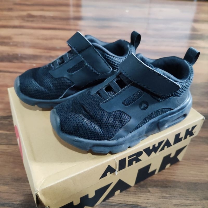 sepatu airwalk anak hitam ukuran 25 preloved