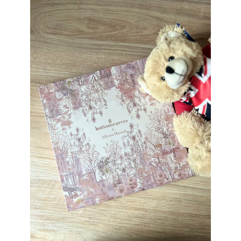 Buttonscarves x Allyssa Hawadi  NEWYORK 3 Courage Voile Square Series in Upper West Side (NEW)