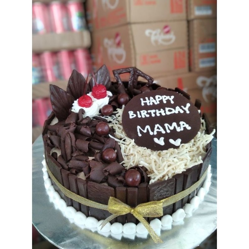 

kue ultah / ulang tahun blackforest pagar coklat