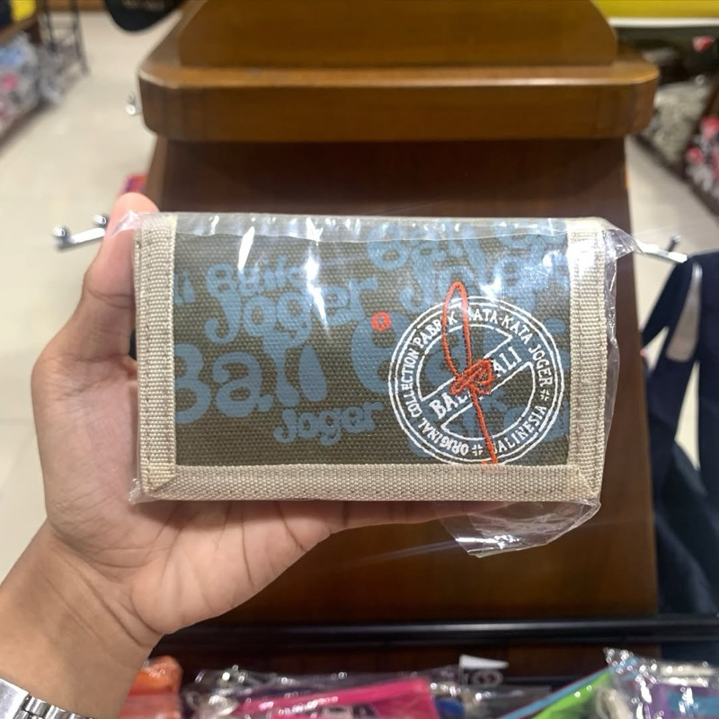 Dompet joger oleh oleh khas Bali