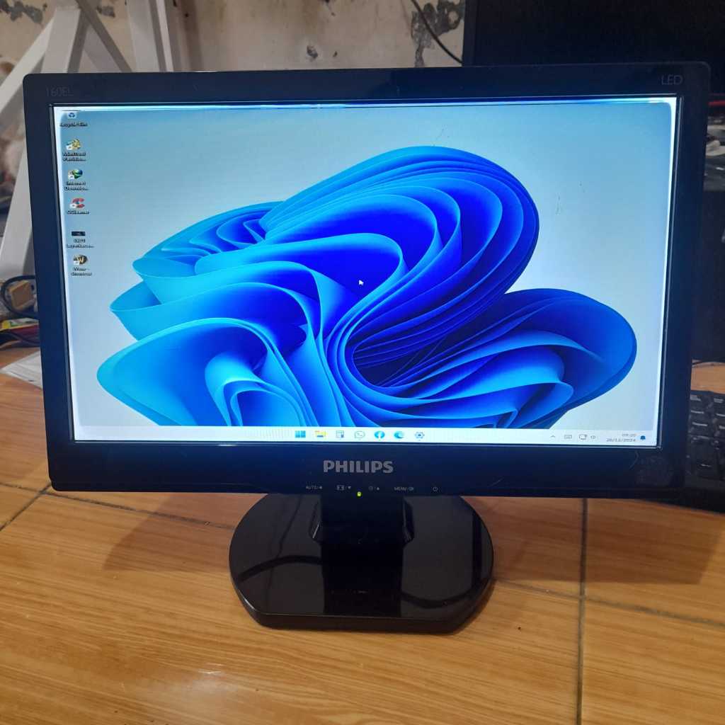 Monitor Murah Minus Polaris/Buram Philips 16" Wide LCD