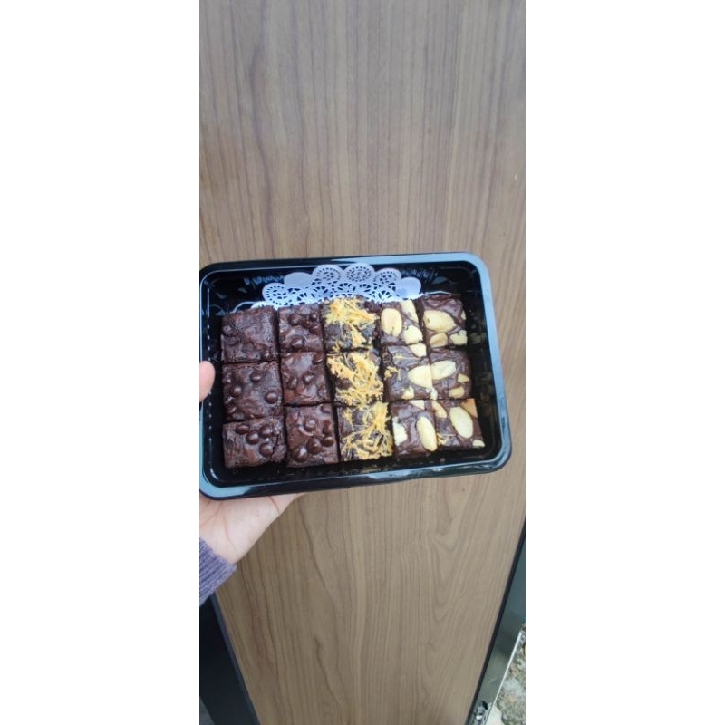 

Browdgy Brownies Panggang atau Fudgy Brownies 15×10cm endulita enak murah