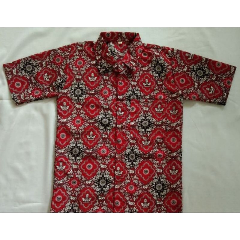 Batik SD Motif Tunas Harapan Merah Tangan Pendek