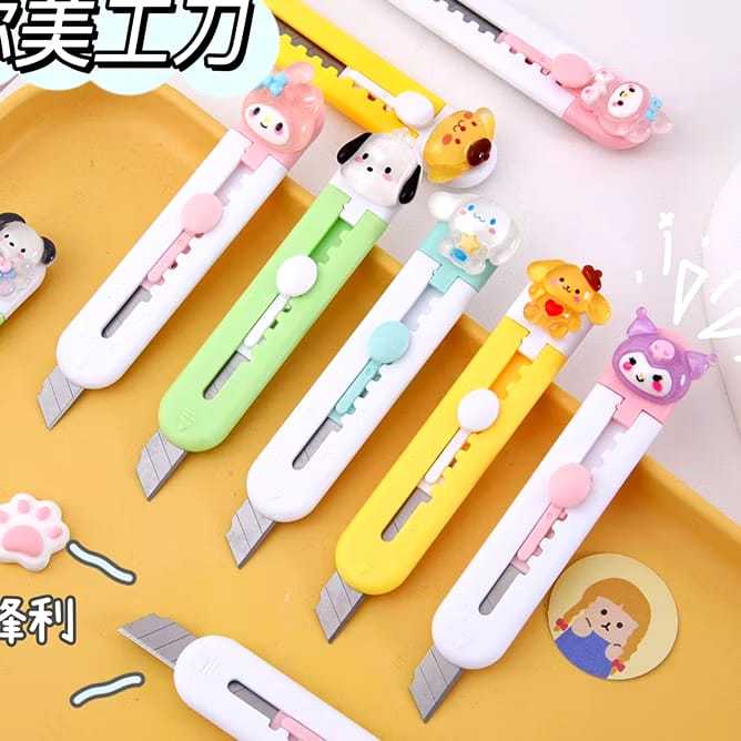 

PISAU MINI CUTTER / SILET KECIL / CUTTER PEMOTONG KERTAS DESAIN LUCU CUTER KECIL PORTEBLE WARNA