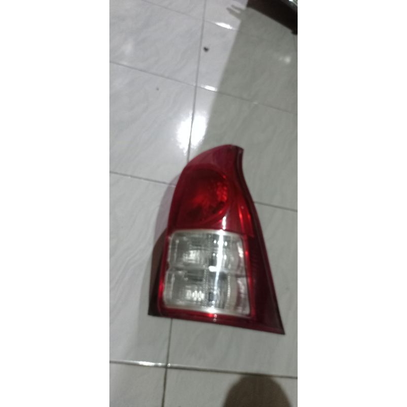 stoplamp lampu belakang toyota avanza 2011-2012