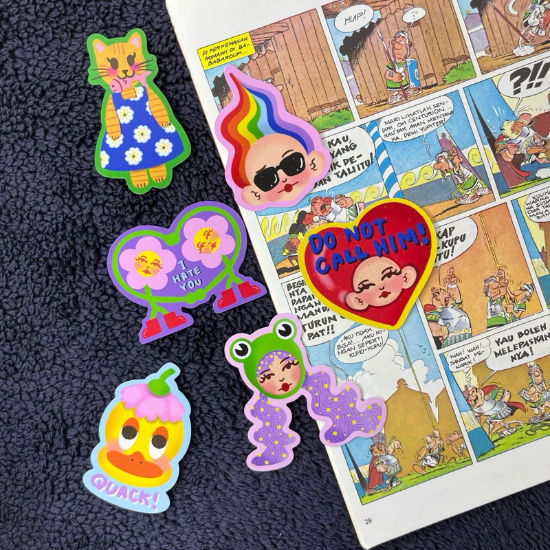 

Weird & Wonderful World of Uglie - Vinyl Die Cut Single Sticker Pt. 4