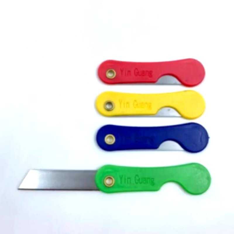 

CUTTER PISAU LIPAT KECIL WARNA MURAH GROSIR