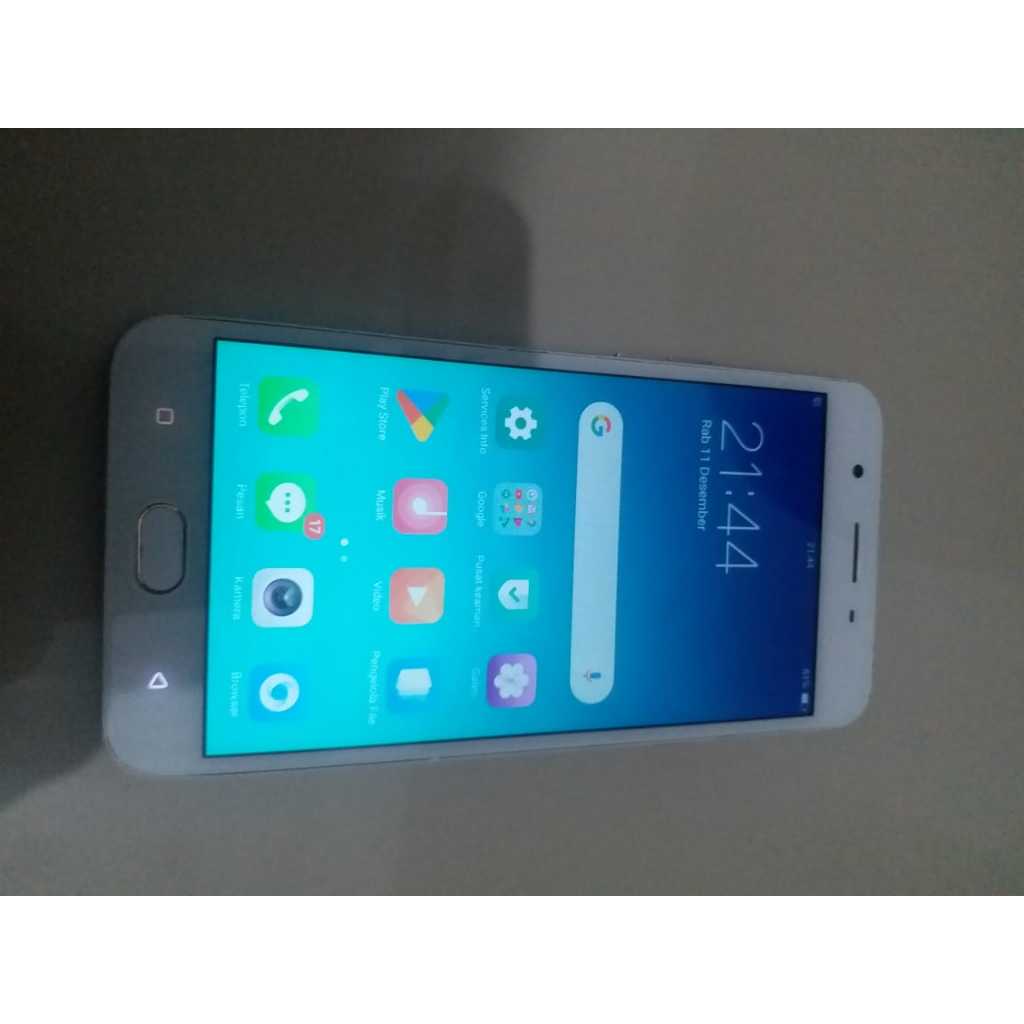 OPPO F1 S. RAM 4 INTERNAL 32