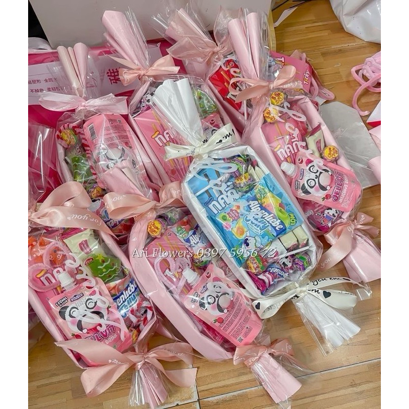 

candy box snack hampers / gift / kado ulang tahun / kado gemas bentuk permen / kado untuk pacar/ kado untuk teman