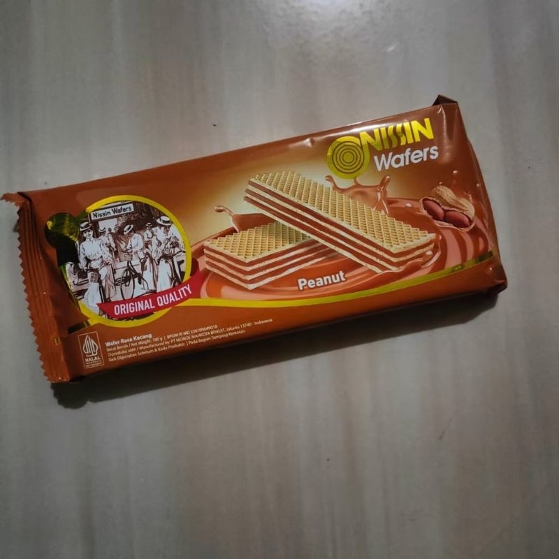 

biskuit wafer Nissin kacang peanut