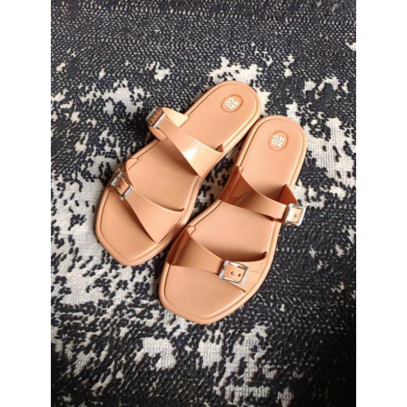 Zaxy sandal - preloved