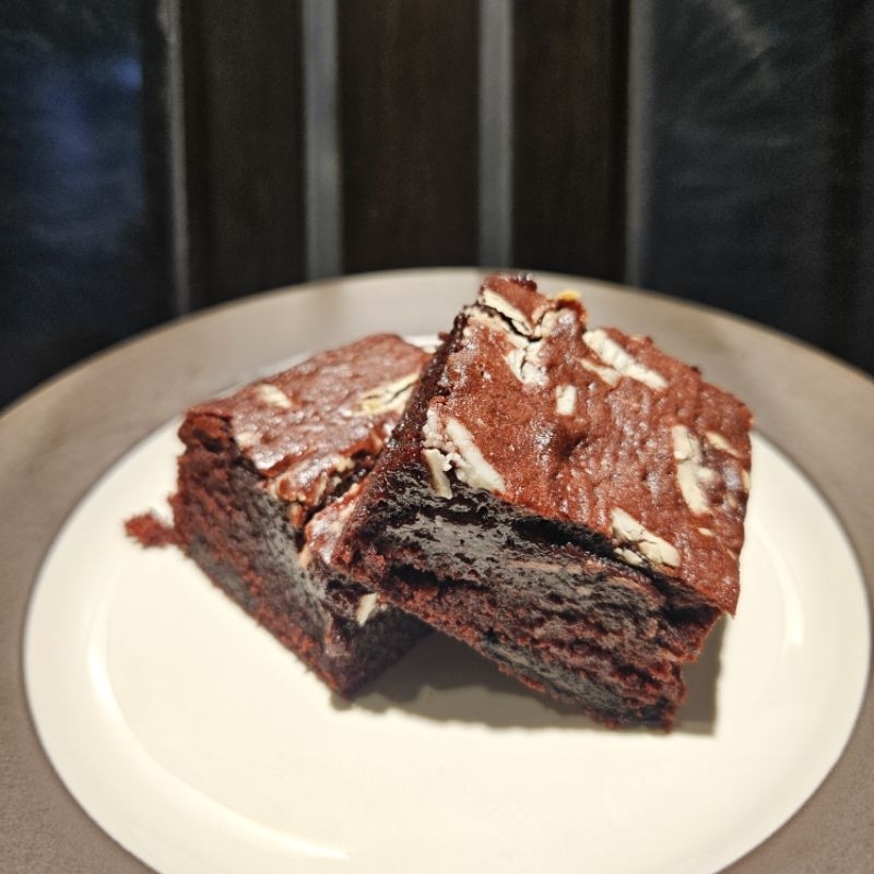 

Fudgy Brownies Red velvet bronis Hudie Fudgy