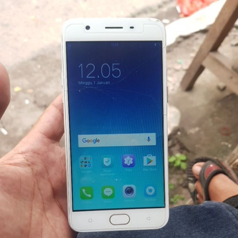 hp oppo A57 ram 3 minus tce pcah sisa nya aman sentuh joss