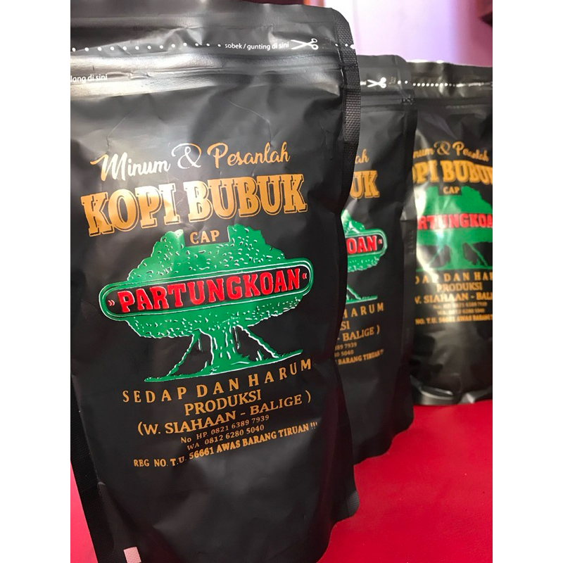 

Minum & Pesislan Kopi Bubuk Cap Partungkoan Sedap Dan Harrum Balige