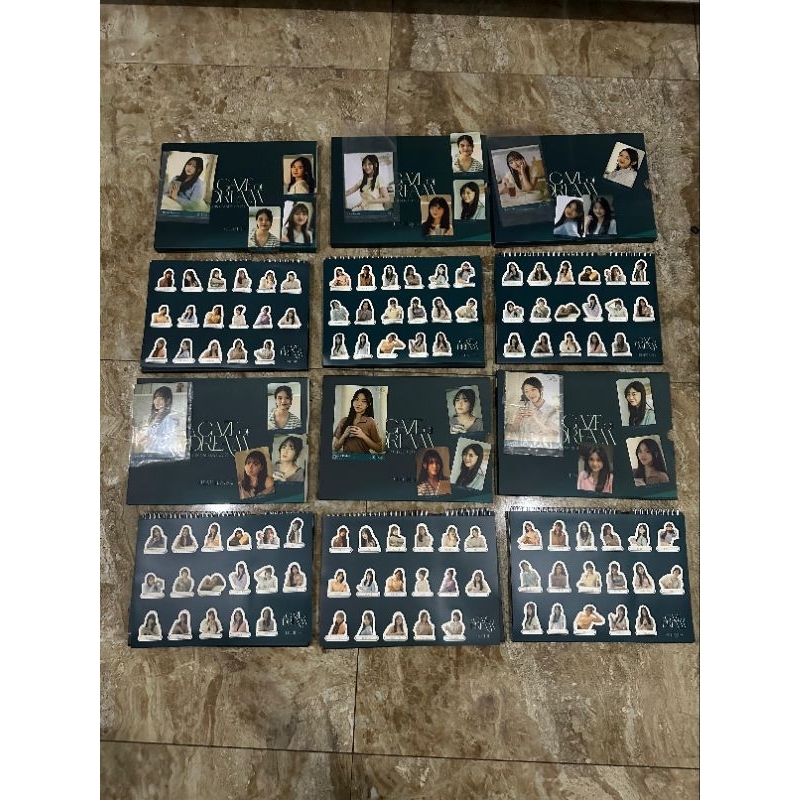 OFFICIAL PHOTOPACK & PHOTOCARD KALENDER 2025 JKT48