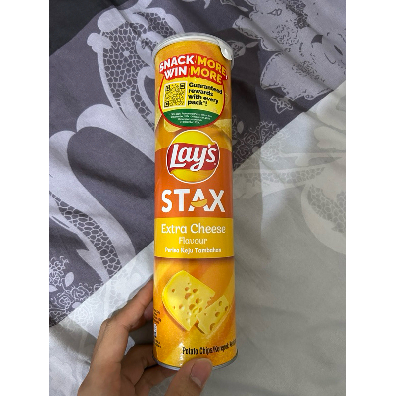 

Lay's STAX Extra Cheese Flavour