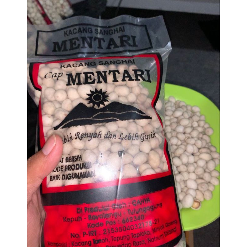 

kacang atom mentari isi 500gr, gurih renyah, camilan enak