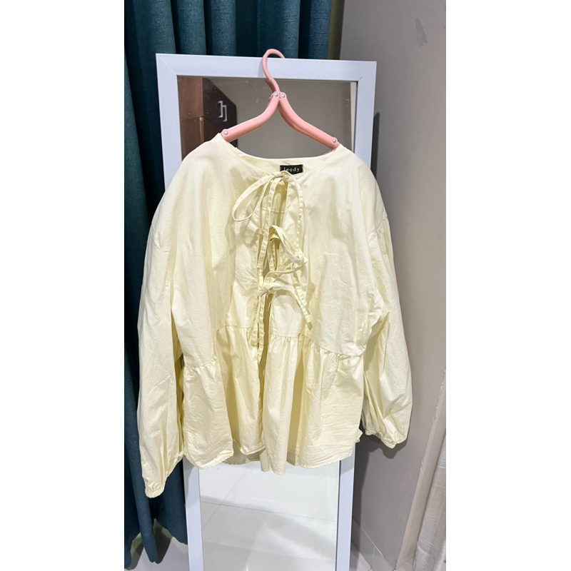 Pevita ribbon outer by leody preloved