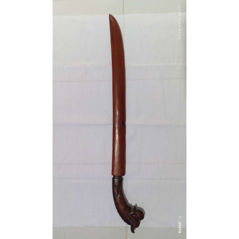 Kerajinan Etnik Pedang Kayu Handle Ukiran Burung Sepuh