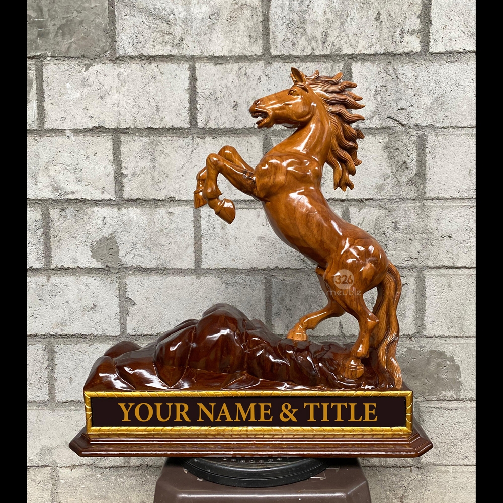 

Papan Nama Meja Kantor - Papan Nama Ukiran Kuda - Papan Nama Kayu Ukiran Jati