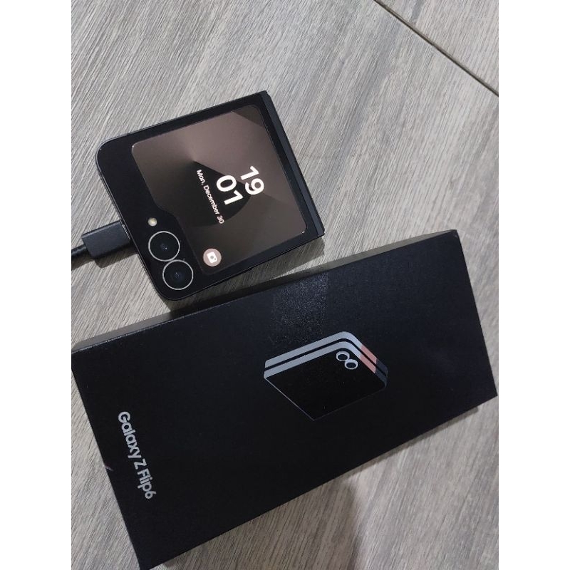 HP MURAH SAMSUNG GALAXY Z FLIP 6 12/256 CRAFTED BLACK SECOND PEMAKAIAN PRIBADI
