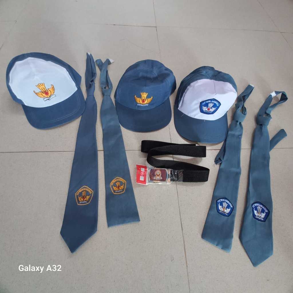 1 set perlengkapan seragam sekolah SMA / dasi SMA/ topi SMA /sabuk SMA
