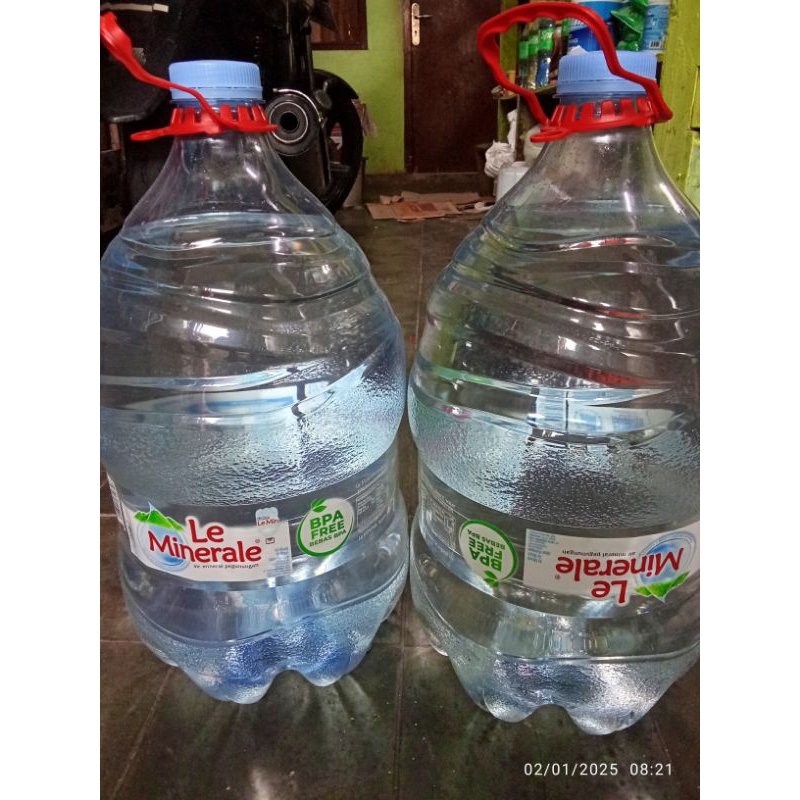 

Lee mineral galon 15 liter