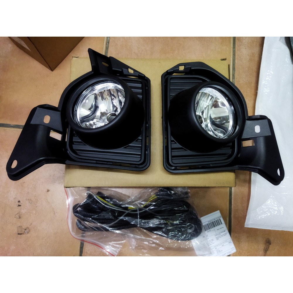 FOGLAMP LAMPU KABUT HIACE COMMUTER 2014 15 16 17 18