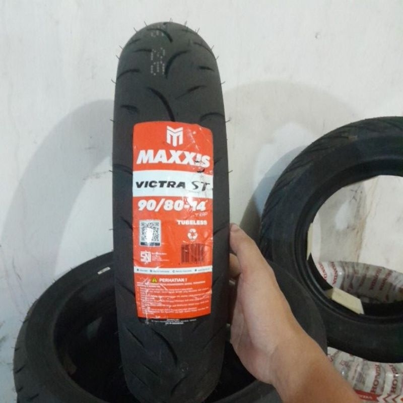 BAN LUAR MAXXIS VICTRA 90/80-14 TUBLESS