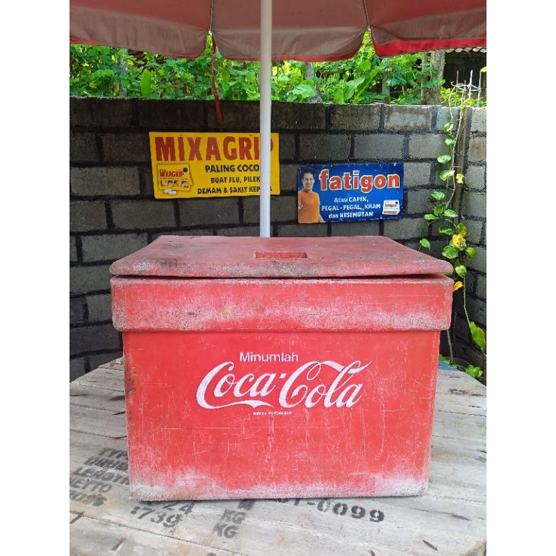 

box es cooll coca-cola vintage jadul