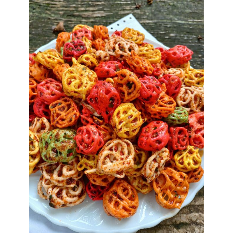 

500gr Seblak kering kerupuk mawar pedas aroma daun jeruk by Amira Snack