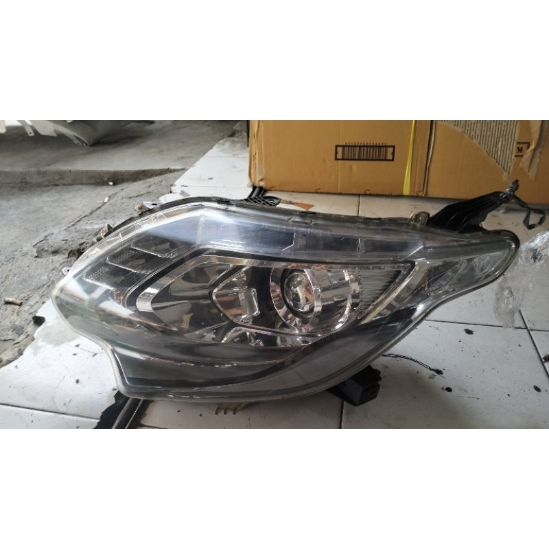 Headlamp Lampu Depan Mitsubishi Triton 2019 LED (Kiri)