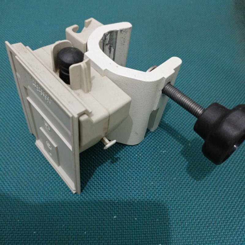 Bracket Infus Pump merk B Braun