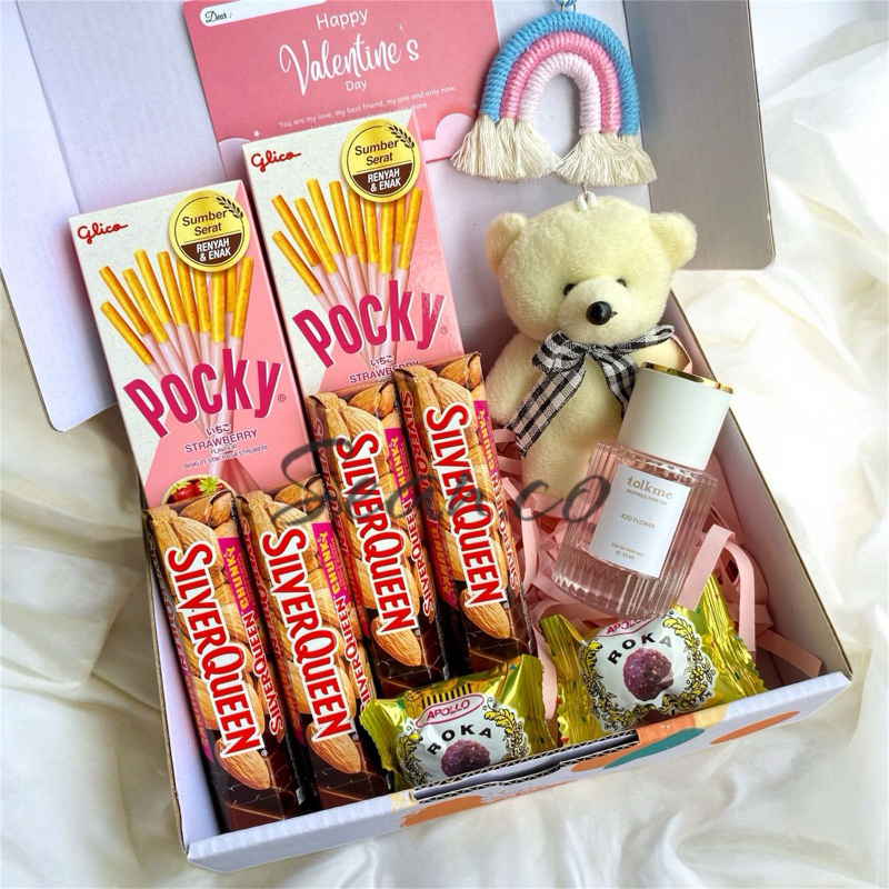 

HAMPERS PARFUM COKLAT VALENTINE SILVERQUEEN roka boneka kado hari kasih sayang hadiah coklat pocky ferero kado romantis ulang tahun anniversary