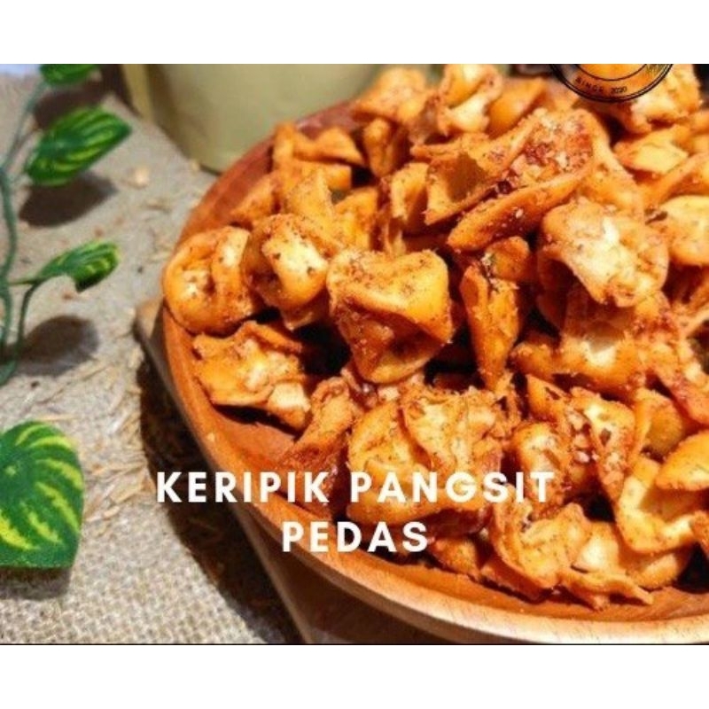 

Keripik Pangsit Pedas daun jerukEnak & gurih 100 gram